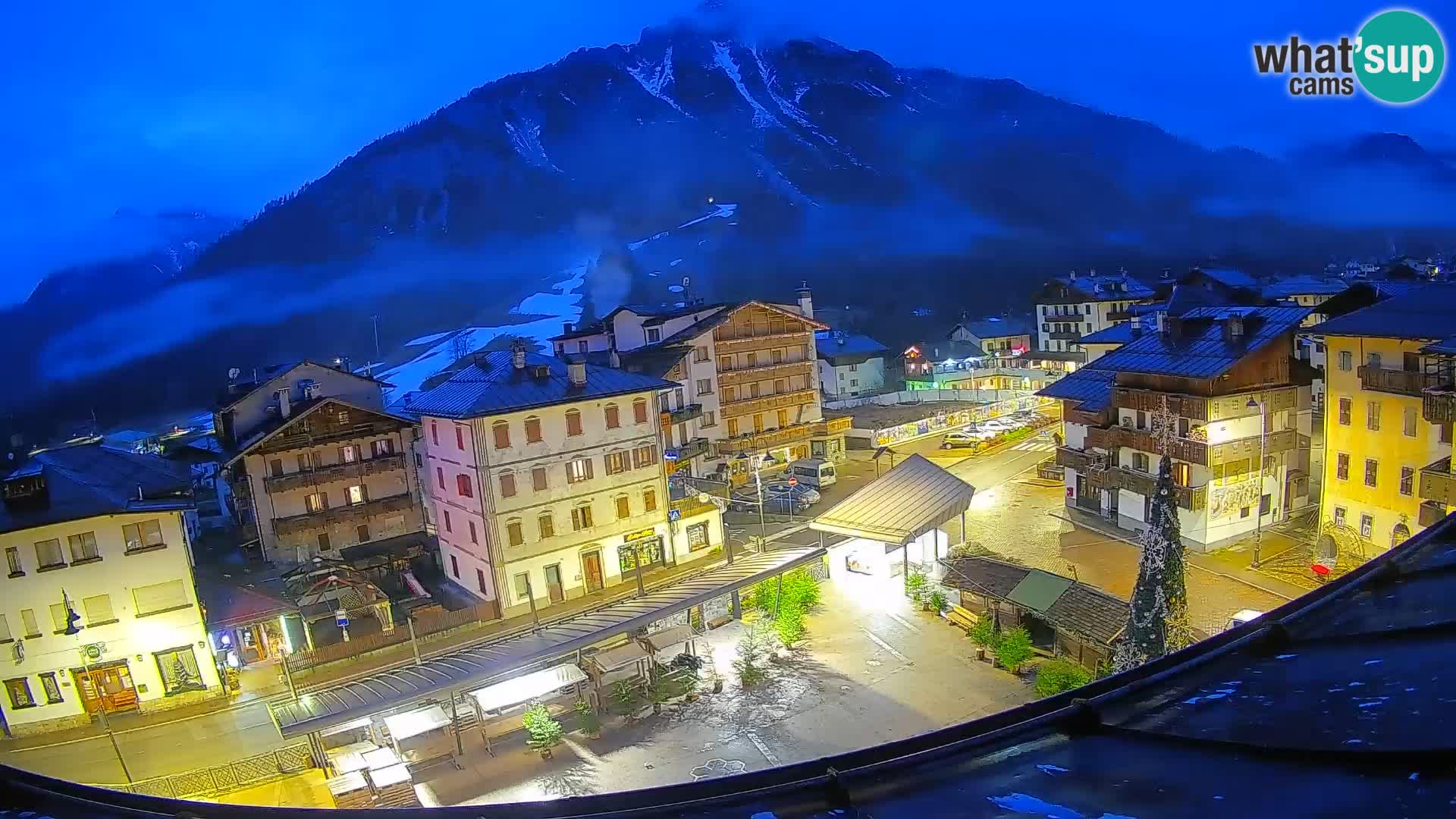 Hauptplatz von Forni di Sopra