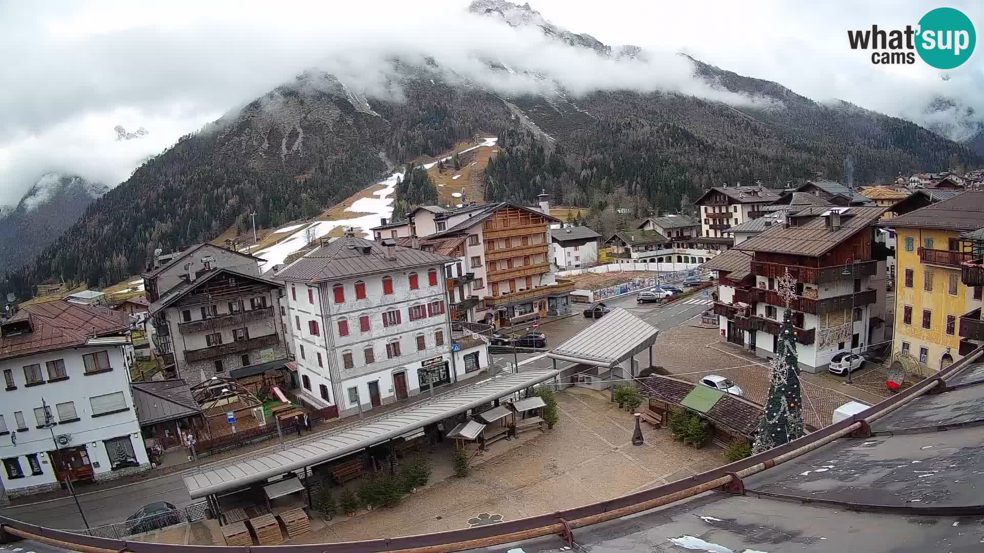 Plaza principal de Forni di Sopra
