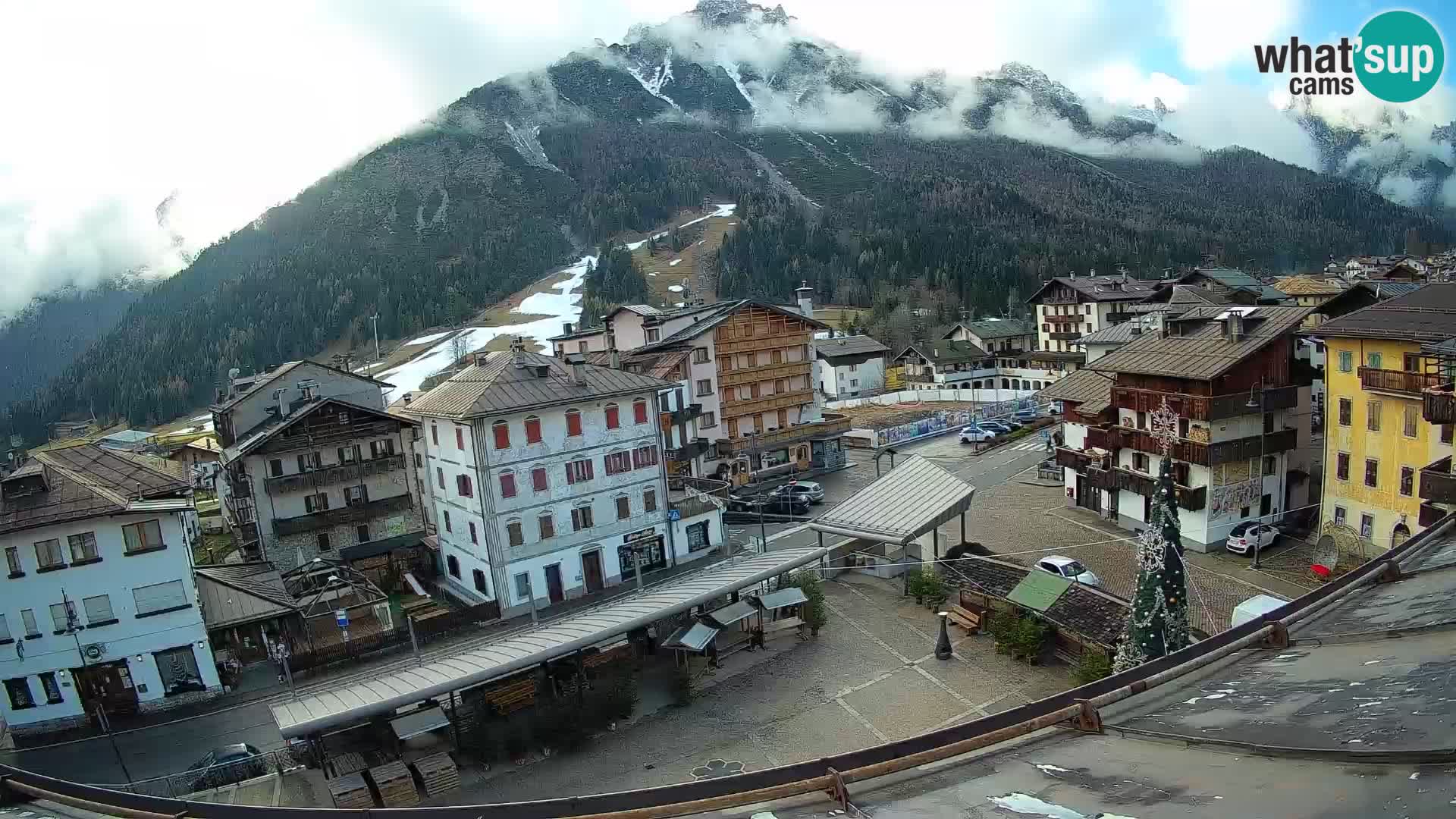 Hauptplatz von Forni di Sopra