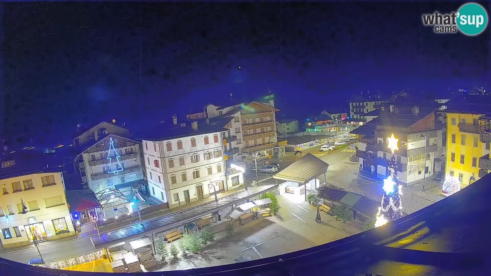 Piazza centrale di Forni di Sopra