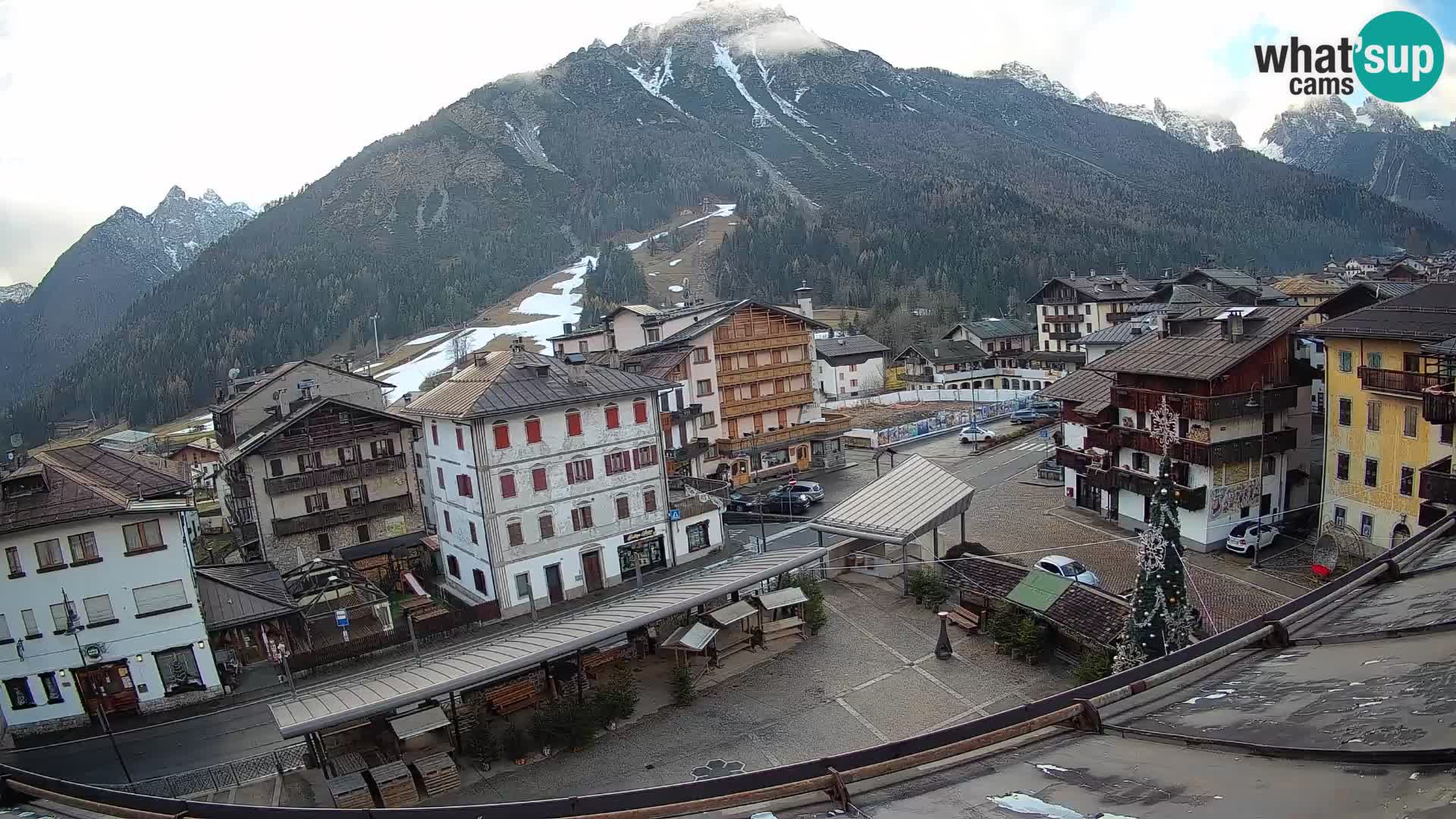 Hauptplatz von Forni di Sopra