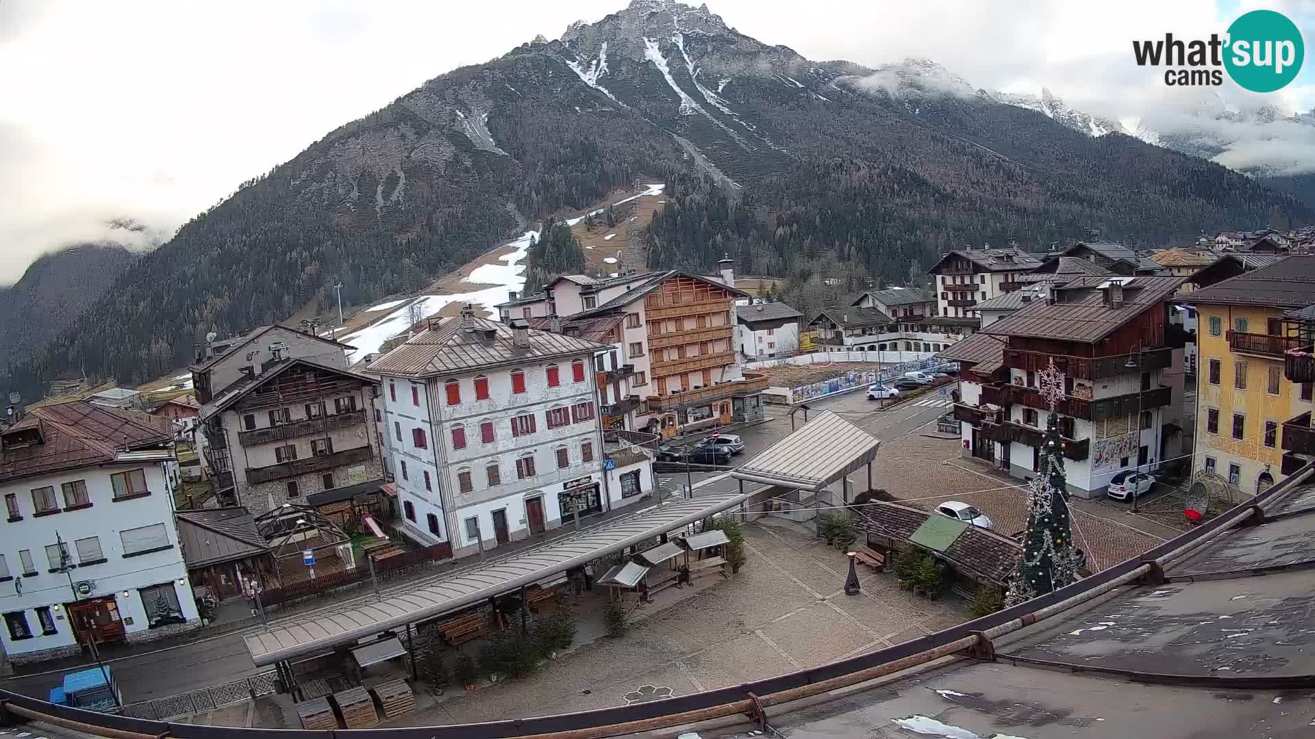 Plaza principal de Forni di Sopra