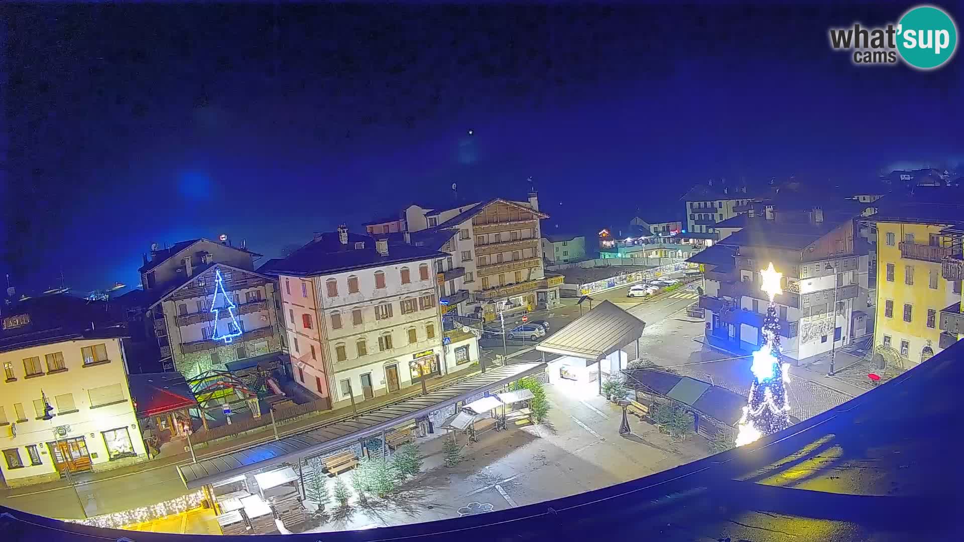 Piazza centrale di Forni di Sopra
