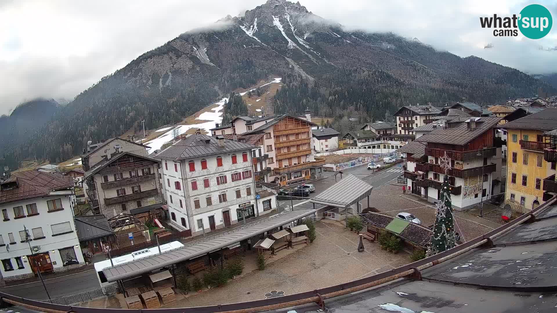 Plaza principal de Forni di Sopra