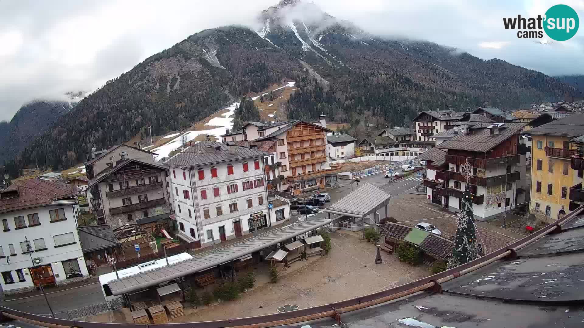 Hauptplatz von Forni di Sopra