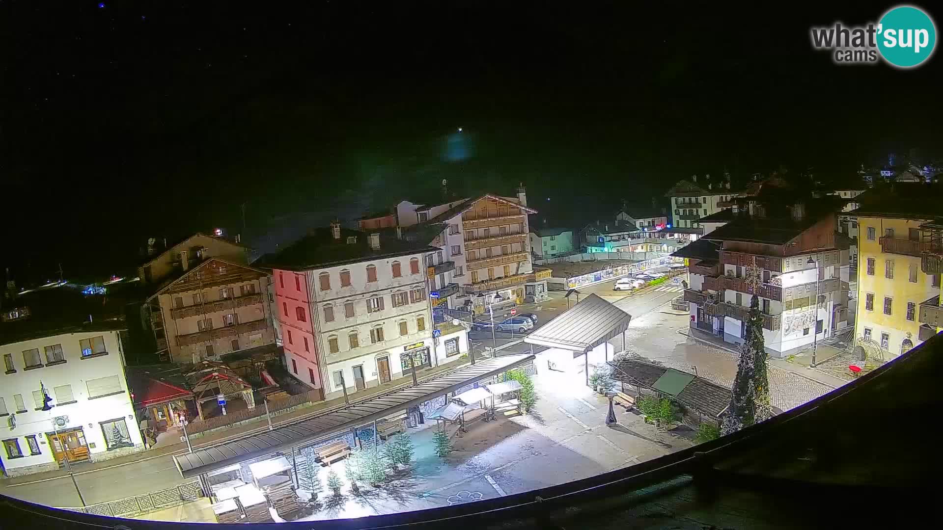 Piazza centrale di Forni di Sopra