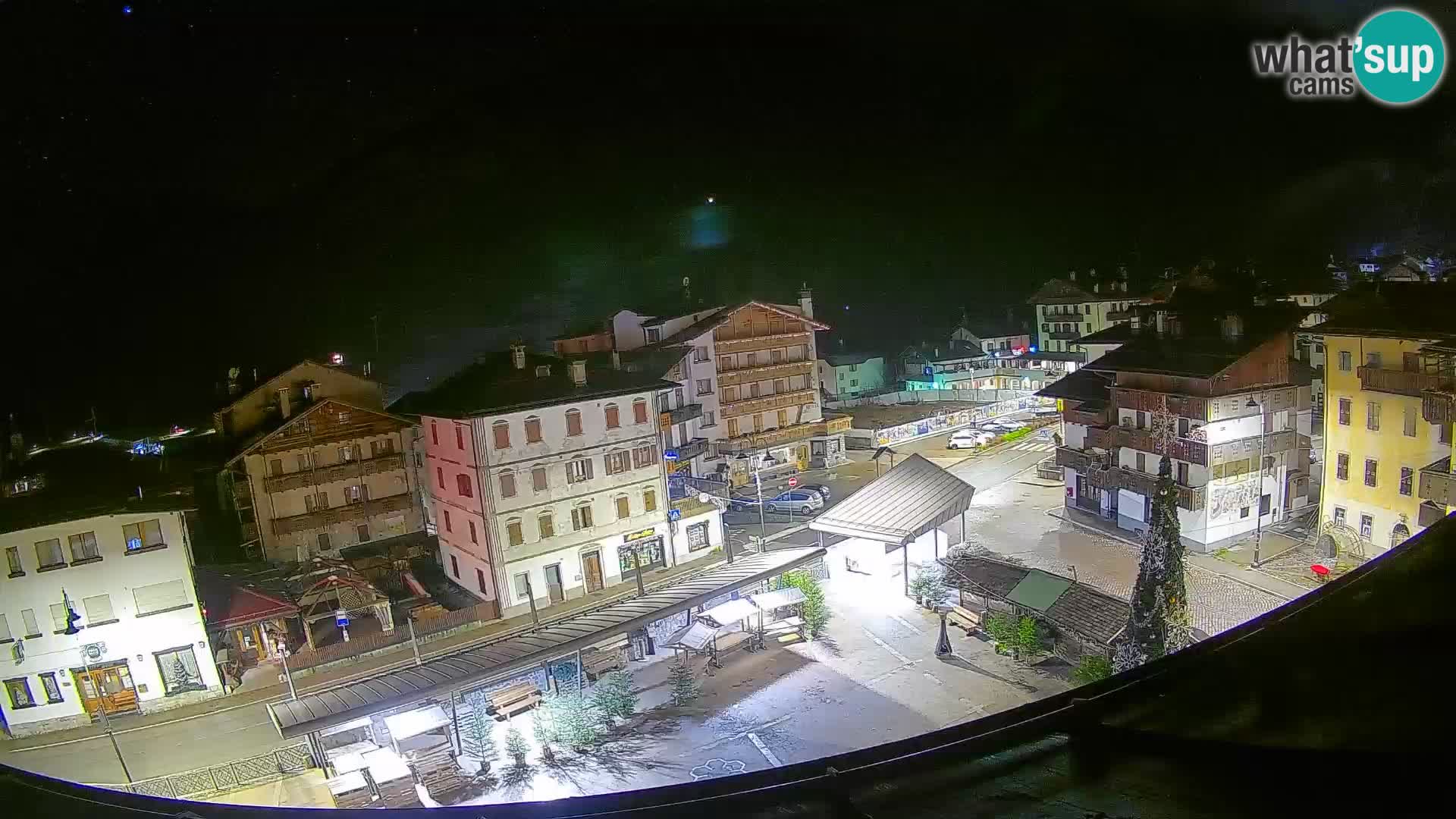 Piazza centrale di Forni di Sopra