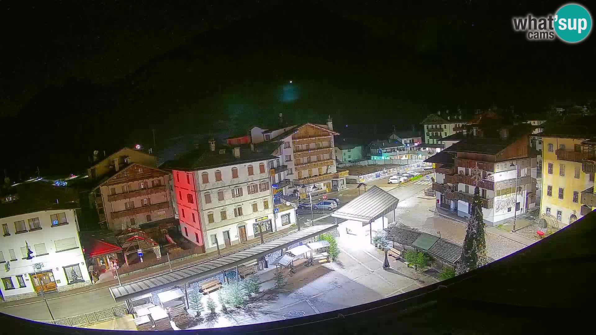 Piazza centrale di Forni di Sopra