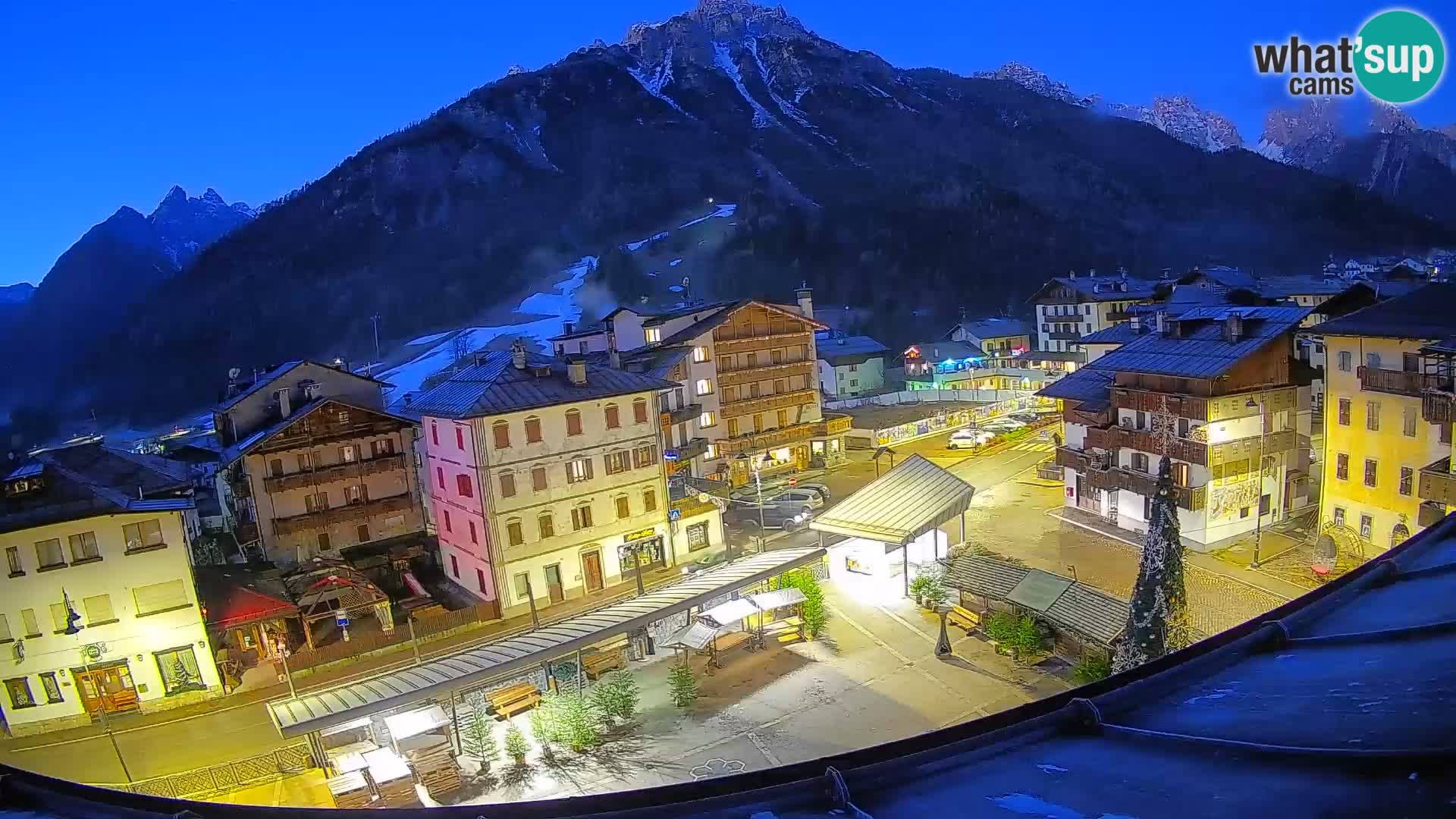 Plaza principal de Forni di Sopra
