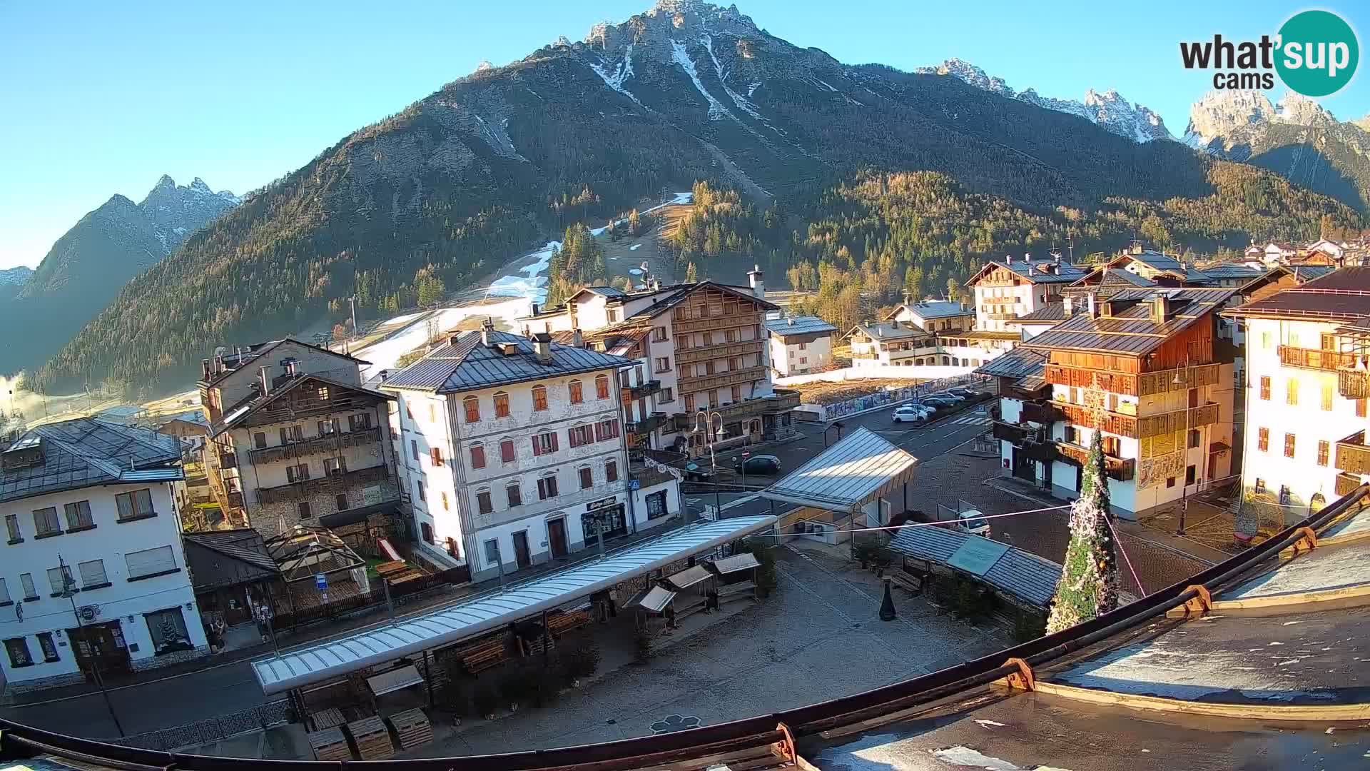 Piazza centrale di Forni di Sopra