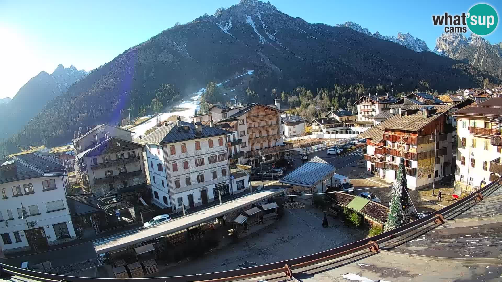 Piazza centrale di Forni di Sopra