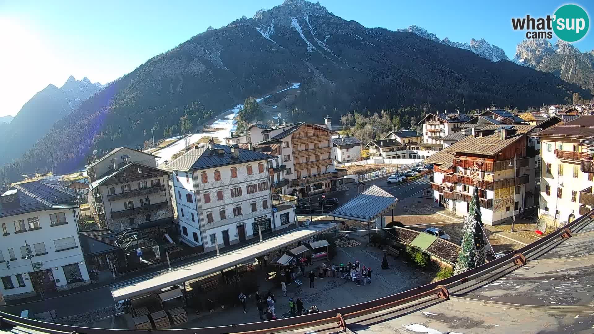 Piazza centrale di Forni di Sopra