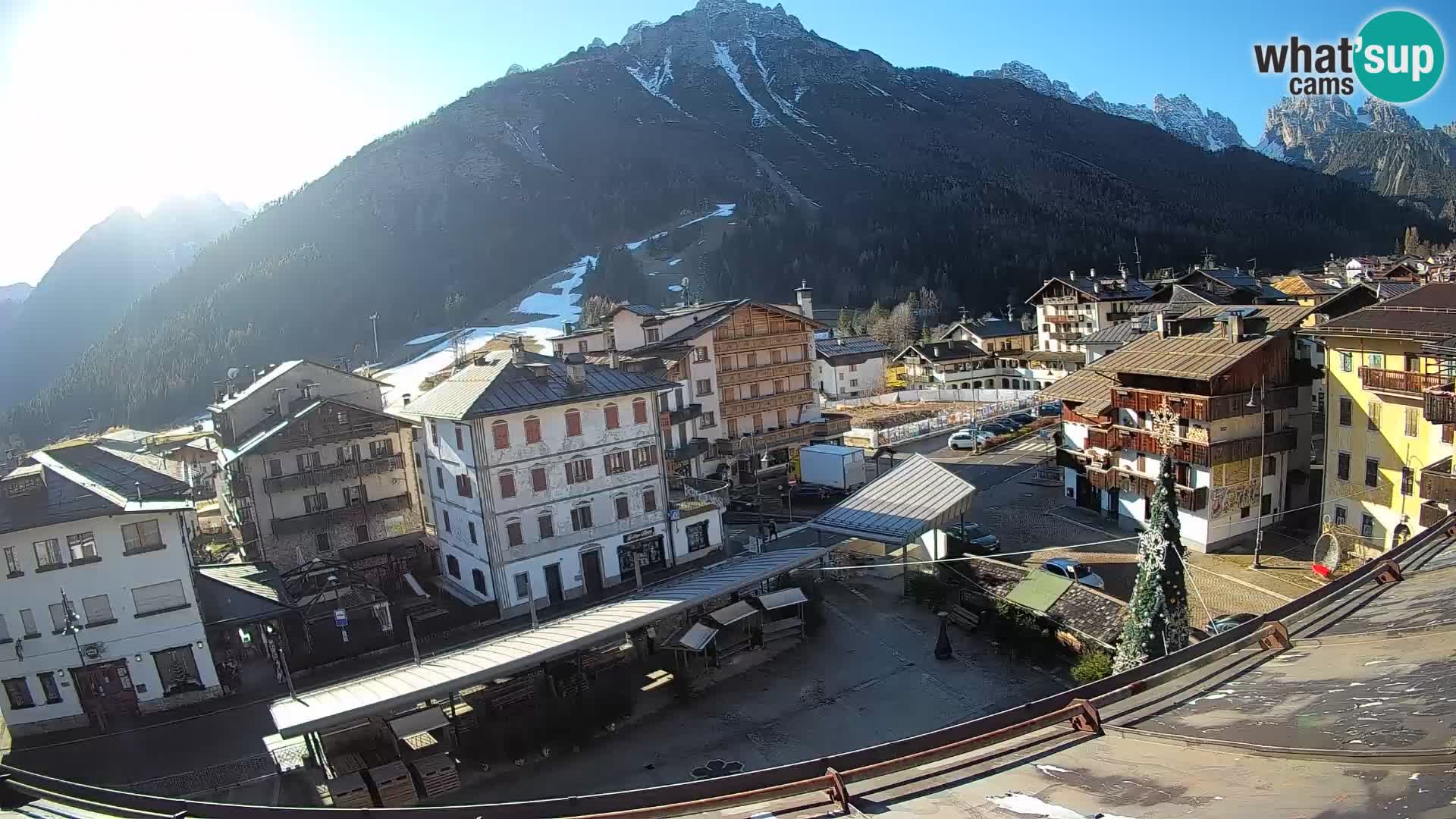 Plaza principal de Forni di Sopra