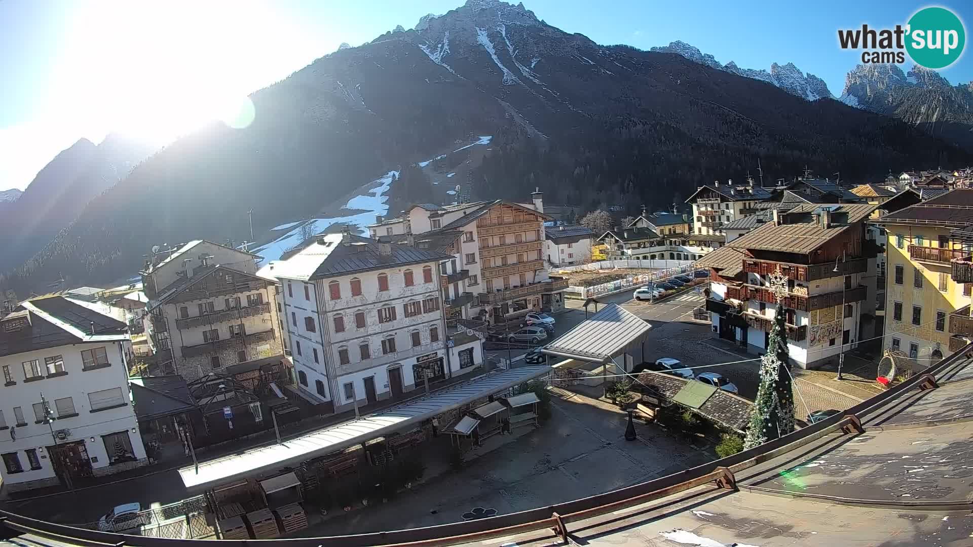 Piazza centrale di Forni di Sopra
