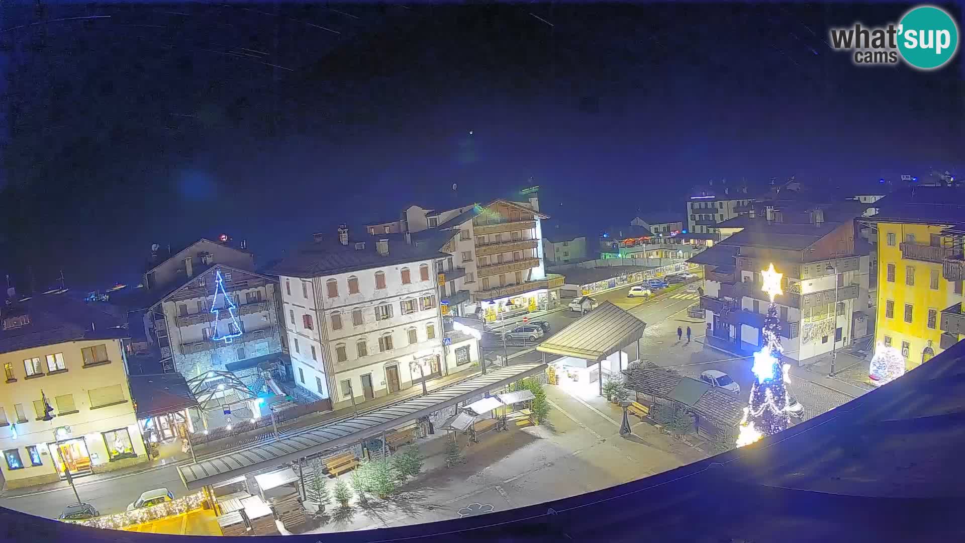 Piazza centrale di Forni di Sopra