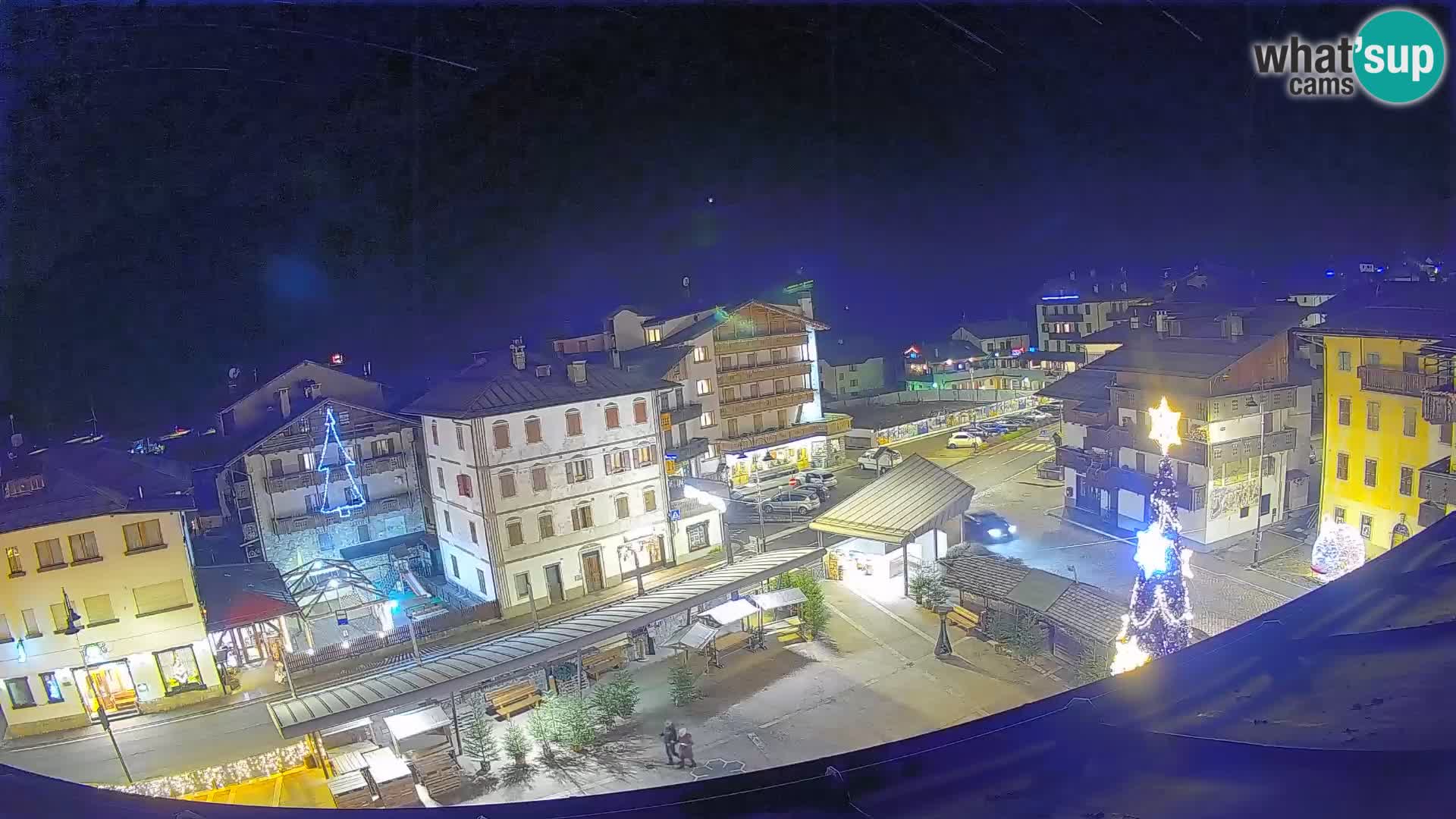 Piazza centrale di Forni di Sopra