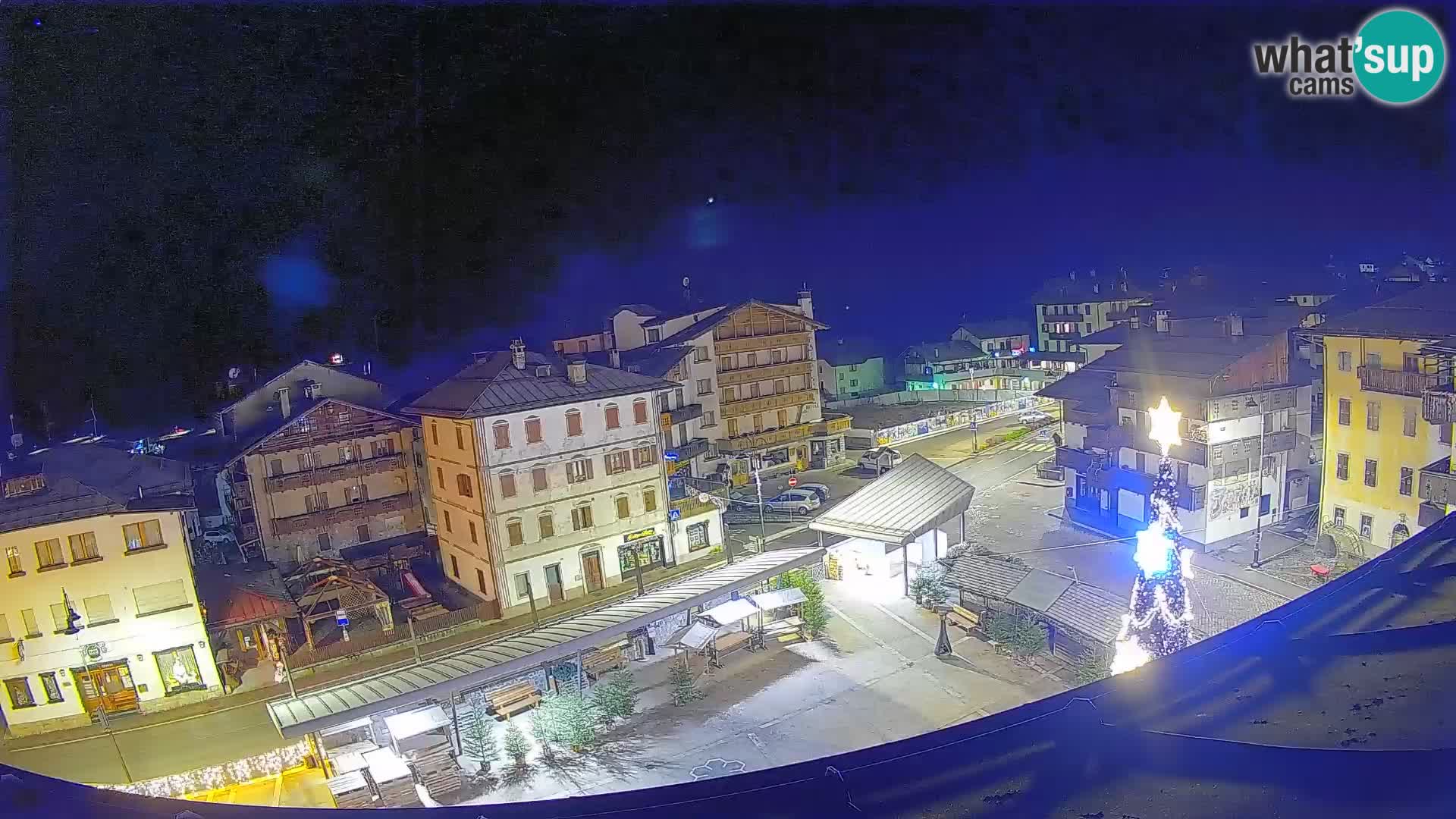 Piazza centrale di Forni di Sopra