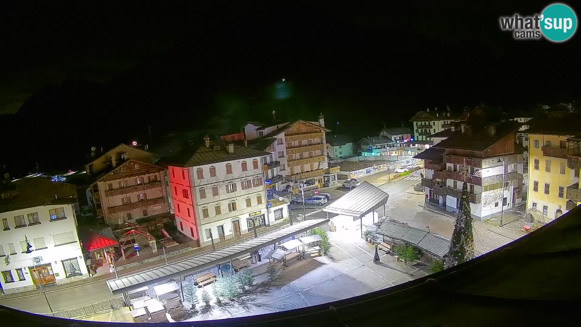 Piazza centrale di Forni di Sopra