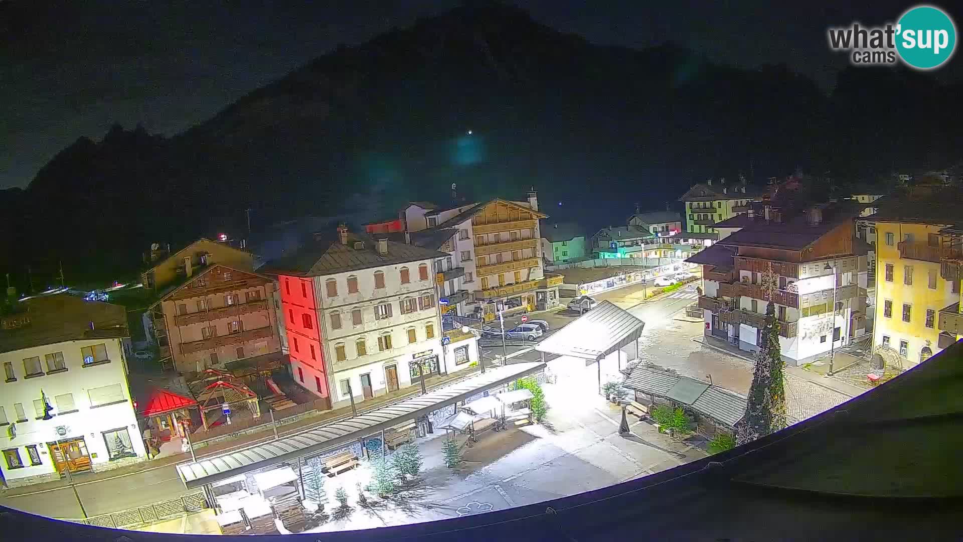 Plaza principal de Forni di Sopra