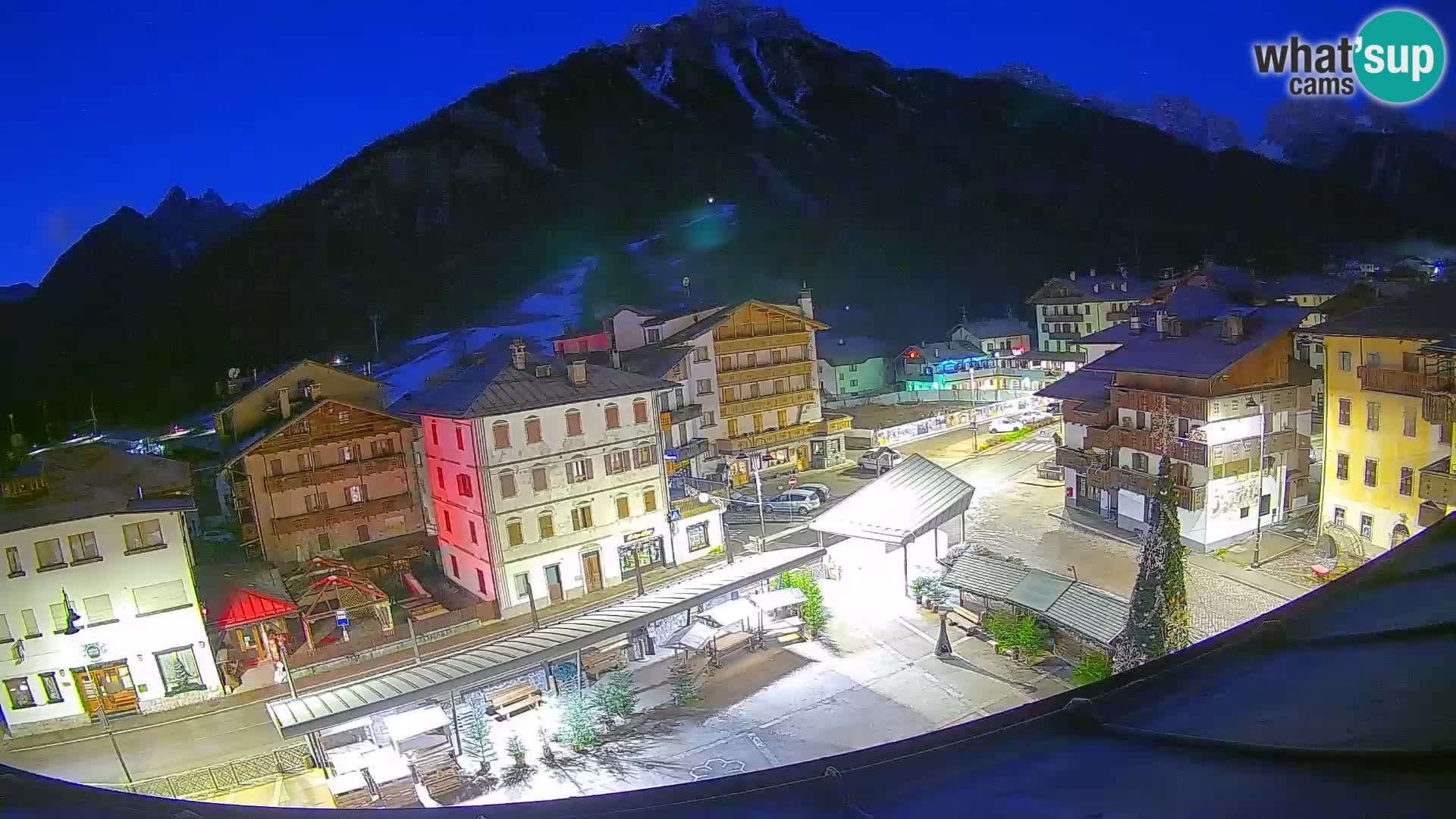 Piazza centrale di Forni di Sopra