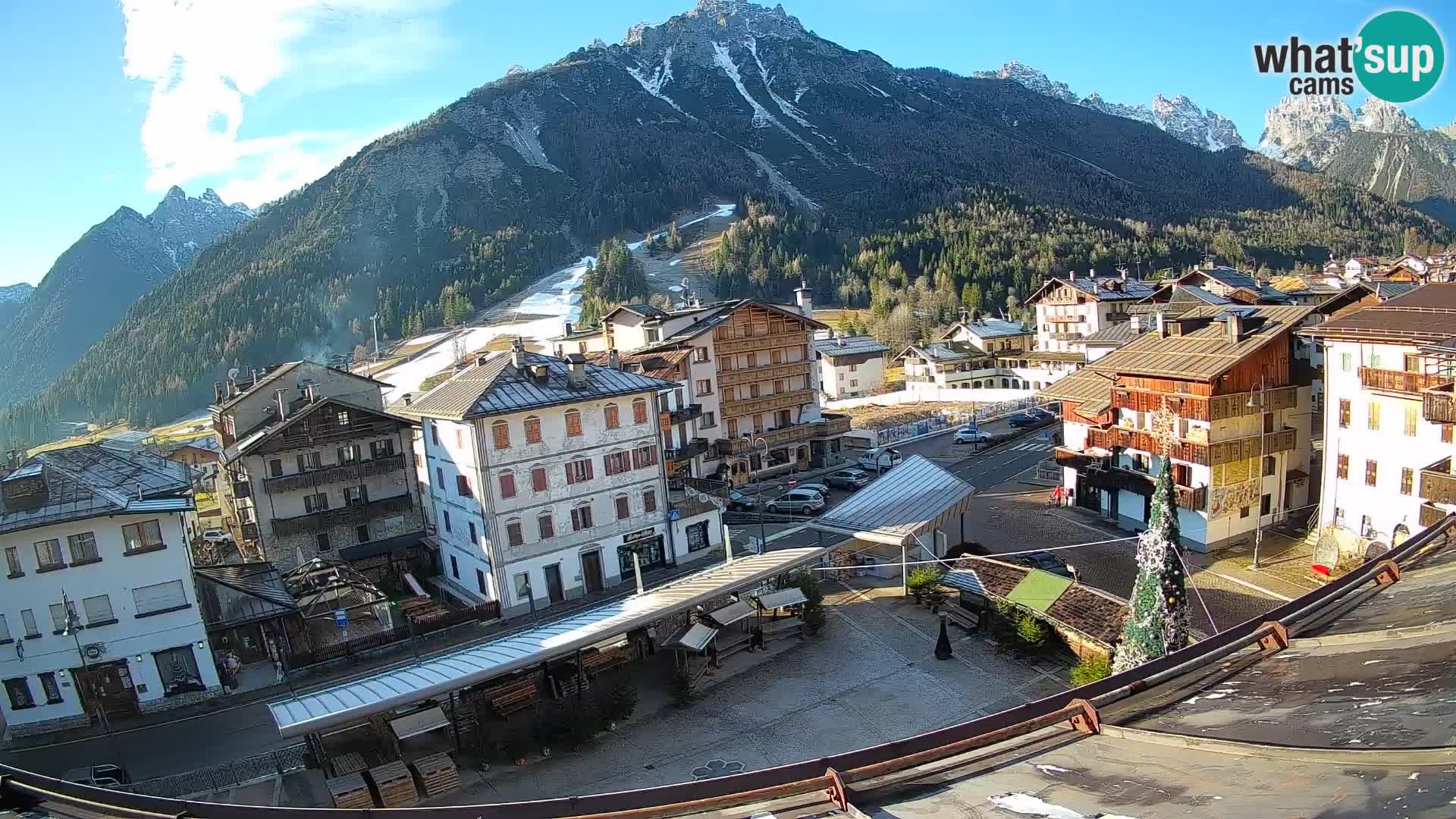 Piazza centrale di Forni di Sopra