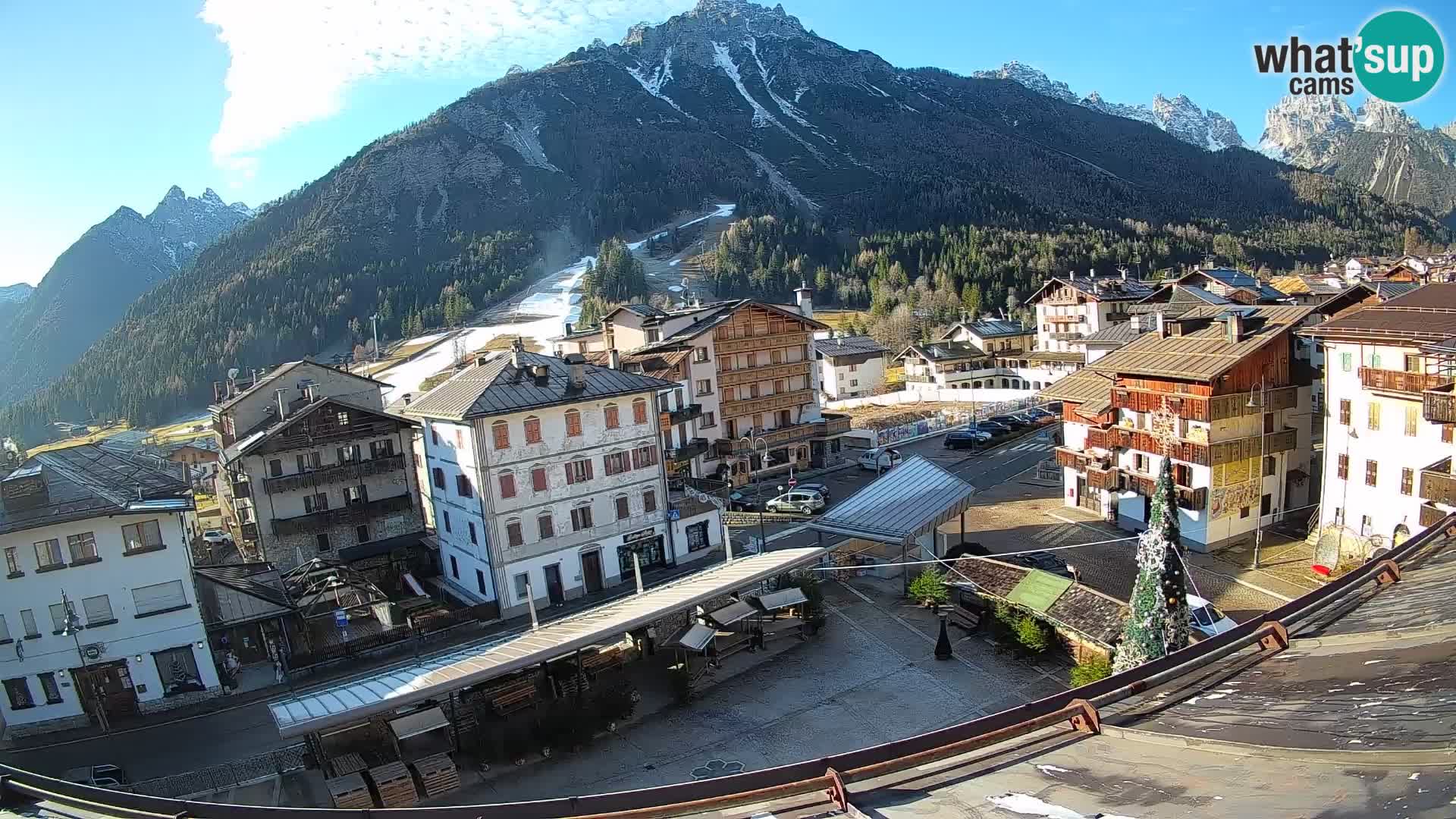 Plaza principal de Forni di Sopra