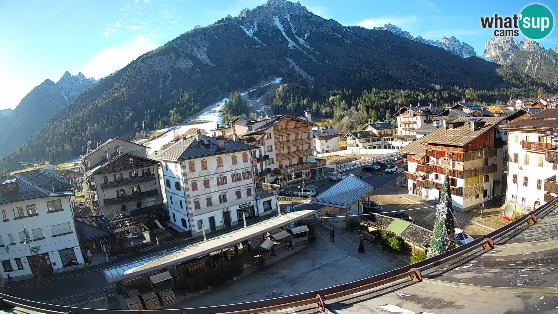 Plaza principal de Forni di Sopra