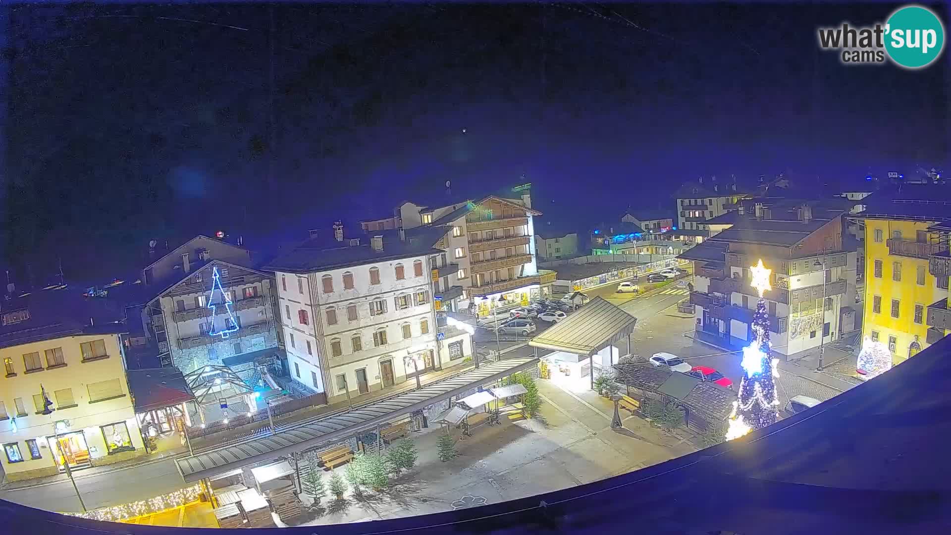 Piazza centrale di Forni di Sopra