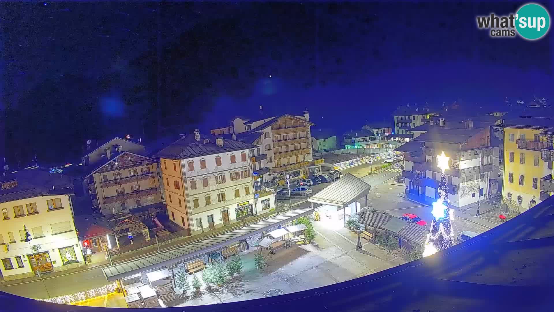 Piazza centrale di Forni di Sopra