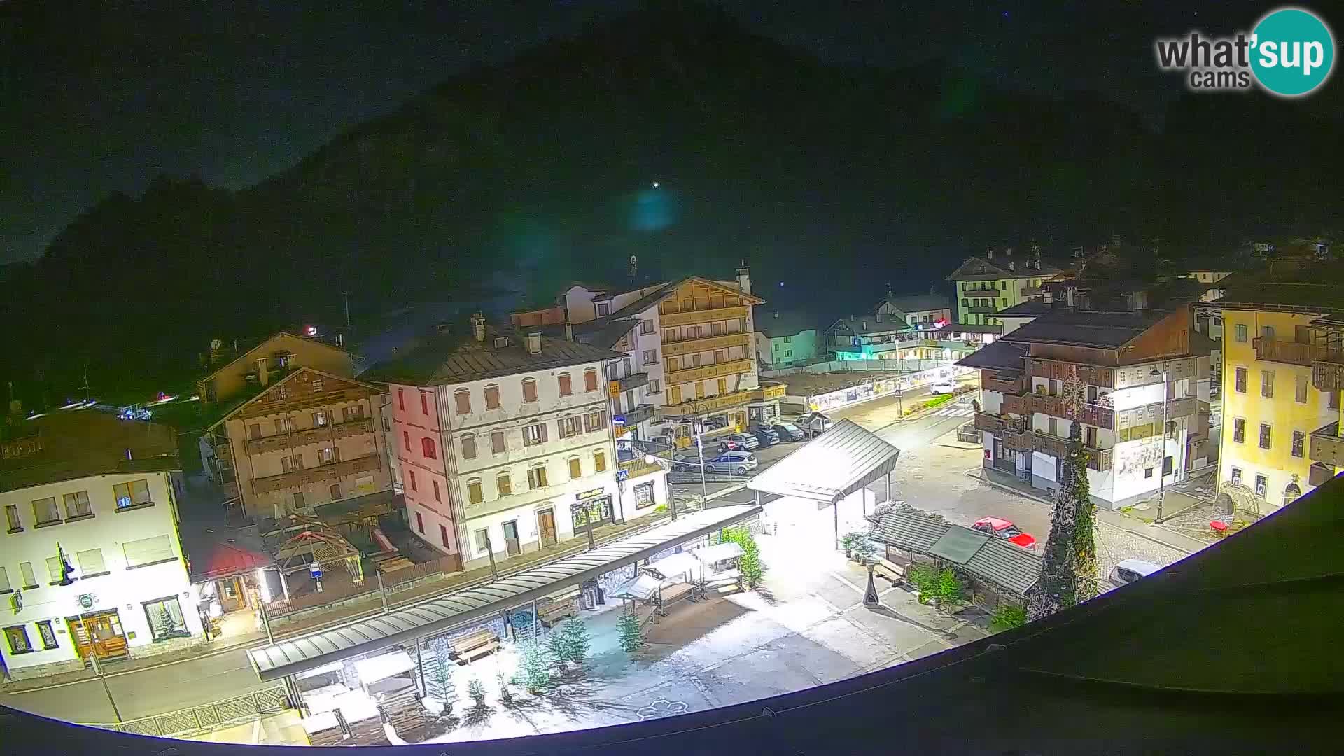 Piazza centrale di Forni di Sopra
