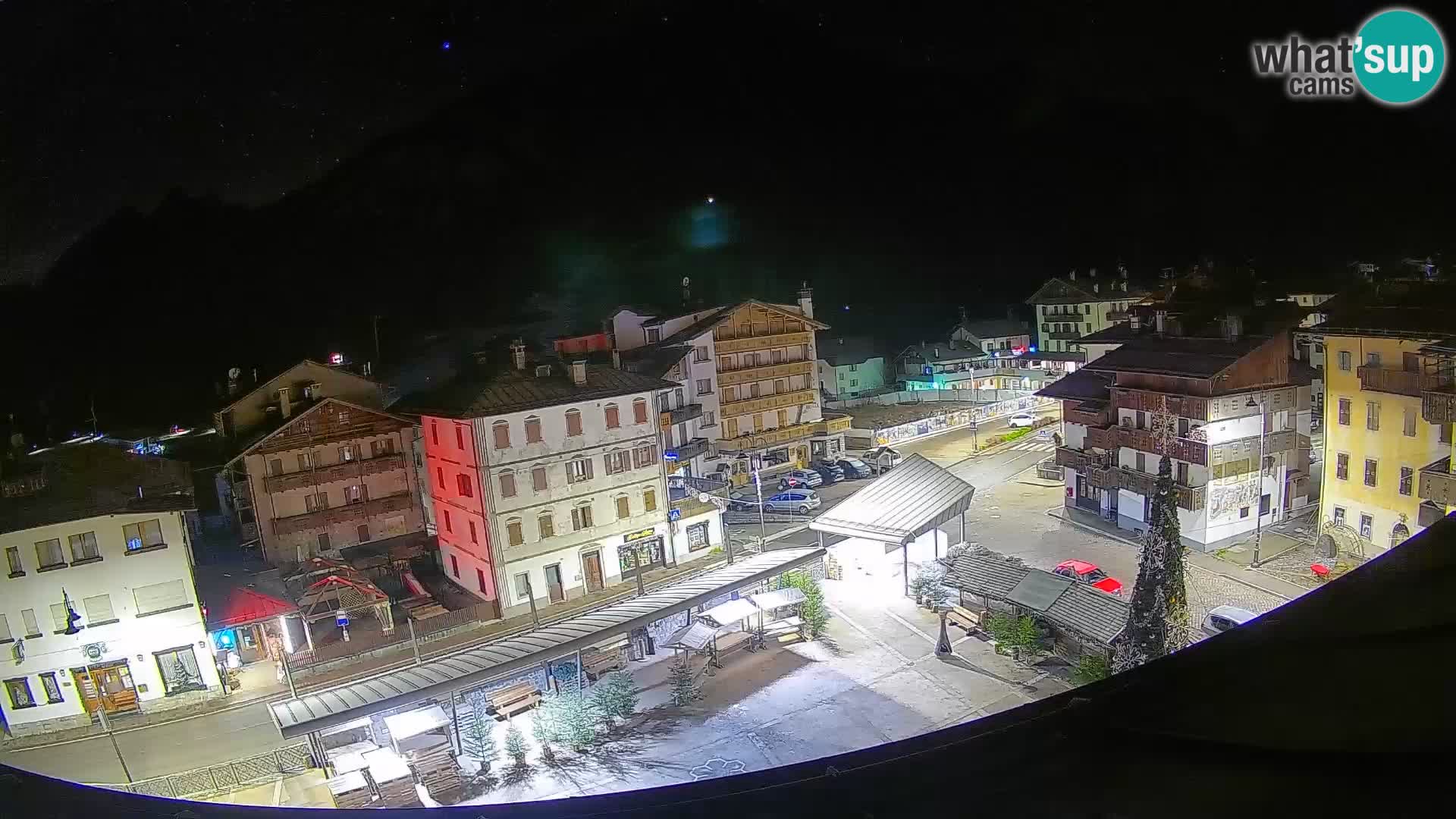 Plaza principal de Forni di Sopra