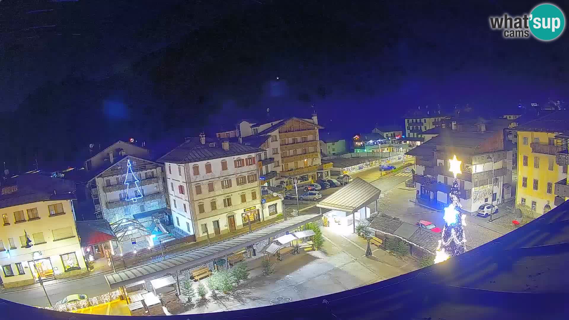 Piazza centrale di Forni di Sopra