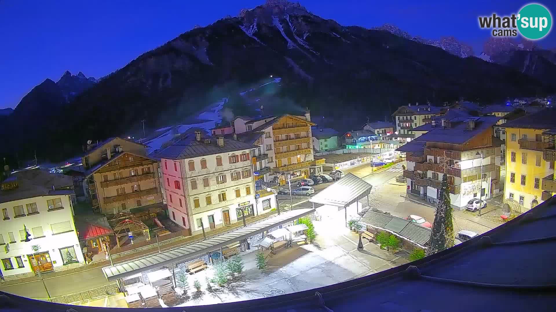 Plaza principal de Forni di Sopra