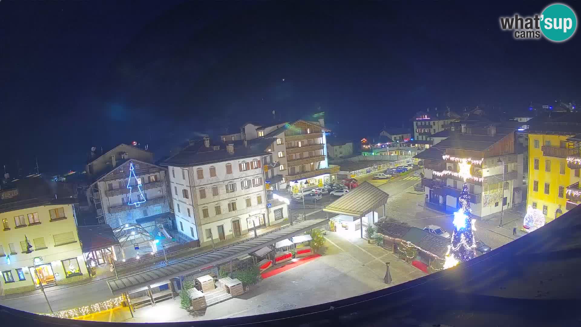 Piazza centrale di Forni di Sopra