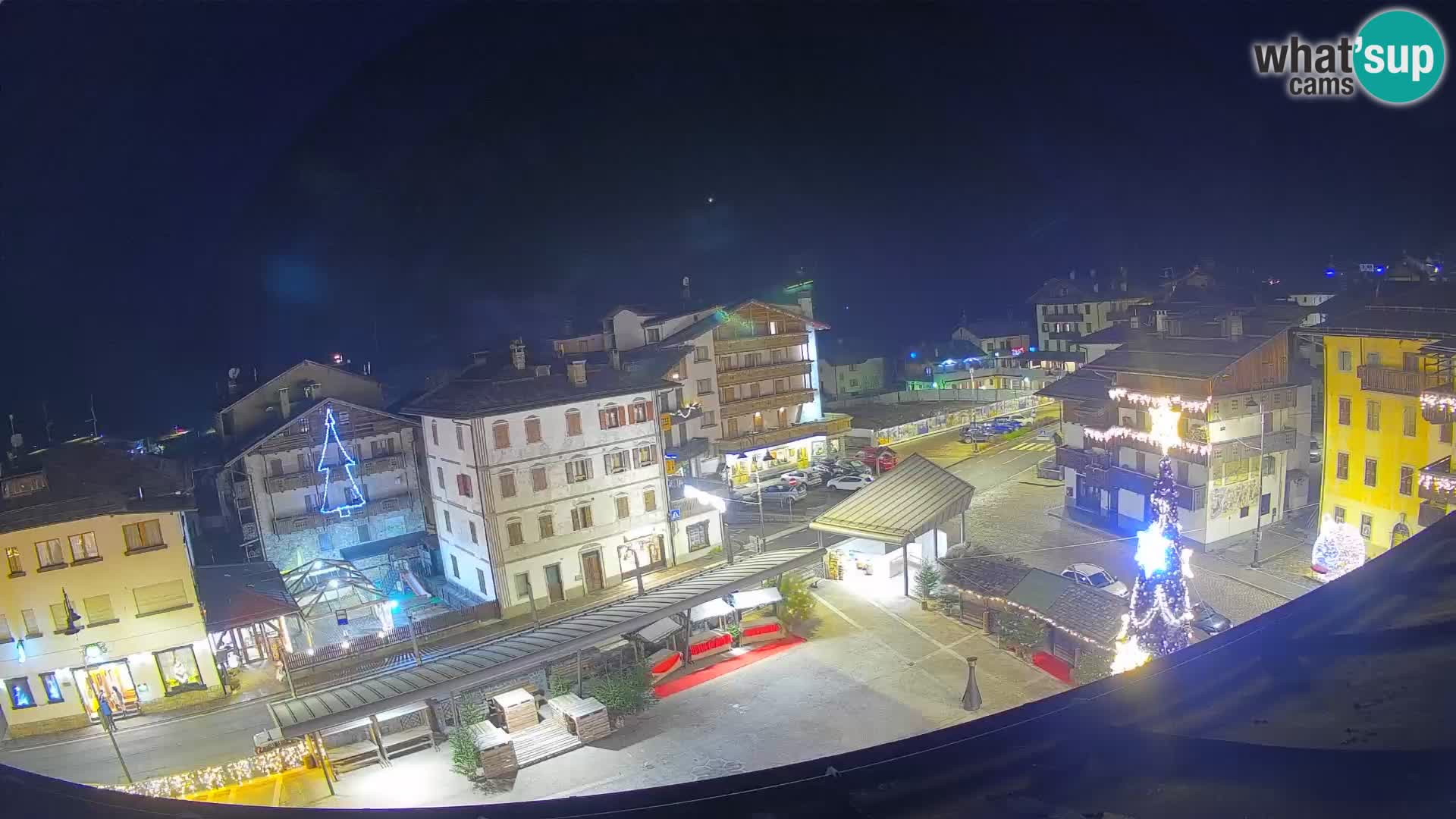 Plaza principal de Forni di Sopra