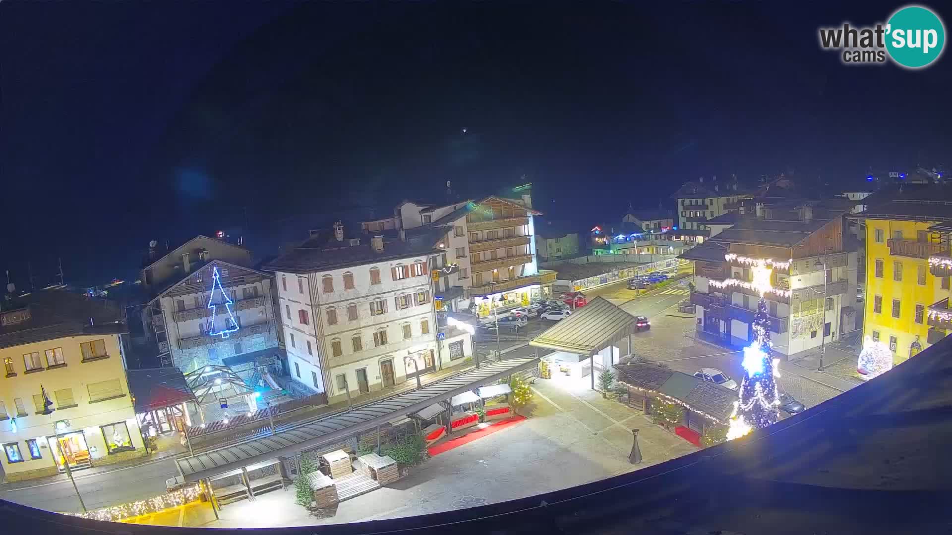 Plaza principal de Forni di Sopra