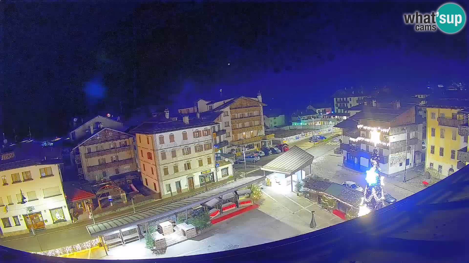 Piazza centrale di Forni di Sopra