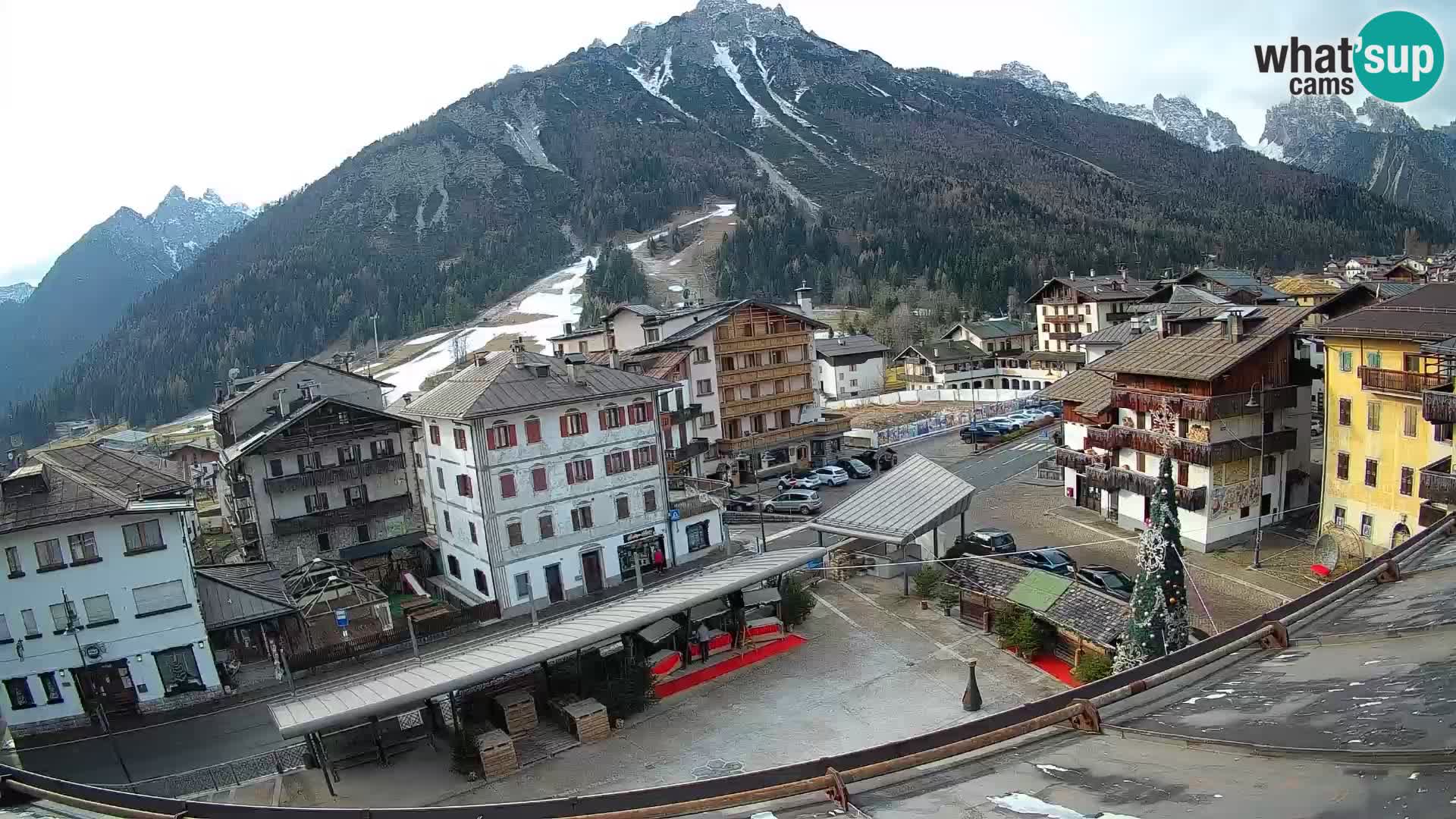 Plaza principal de Forni di Sopra