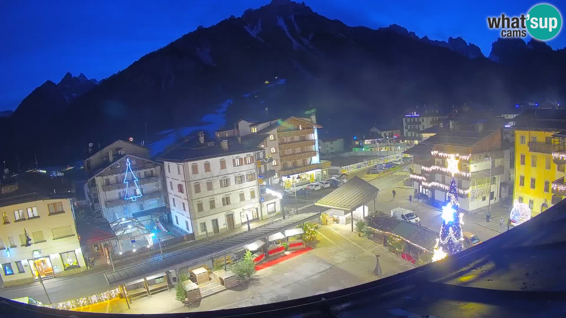 Piazza centrale di Forni di Sopra