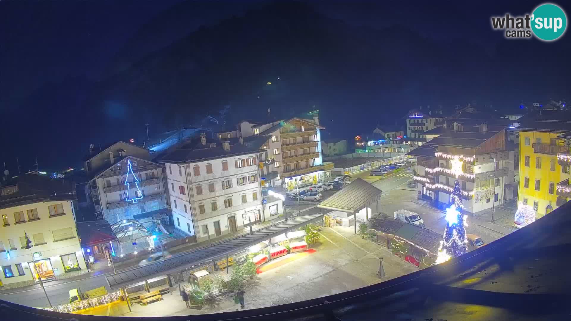 Plaza principal de Forni di Sopra