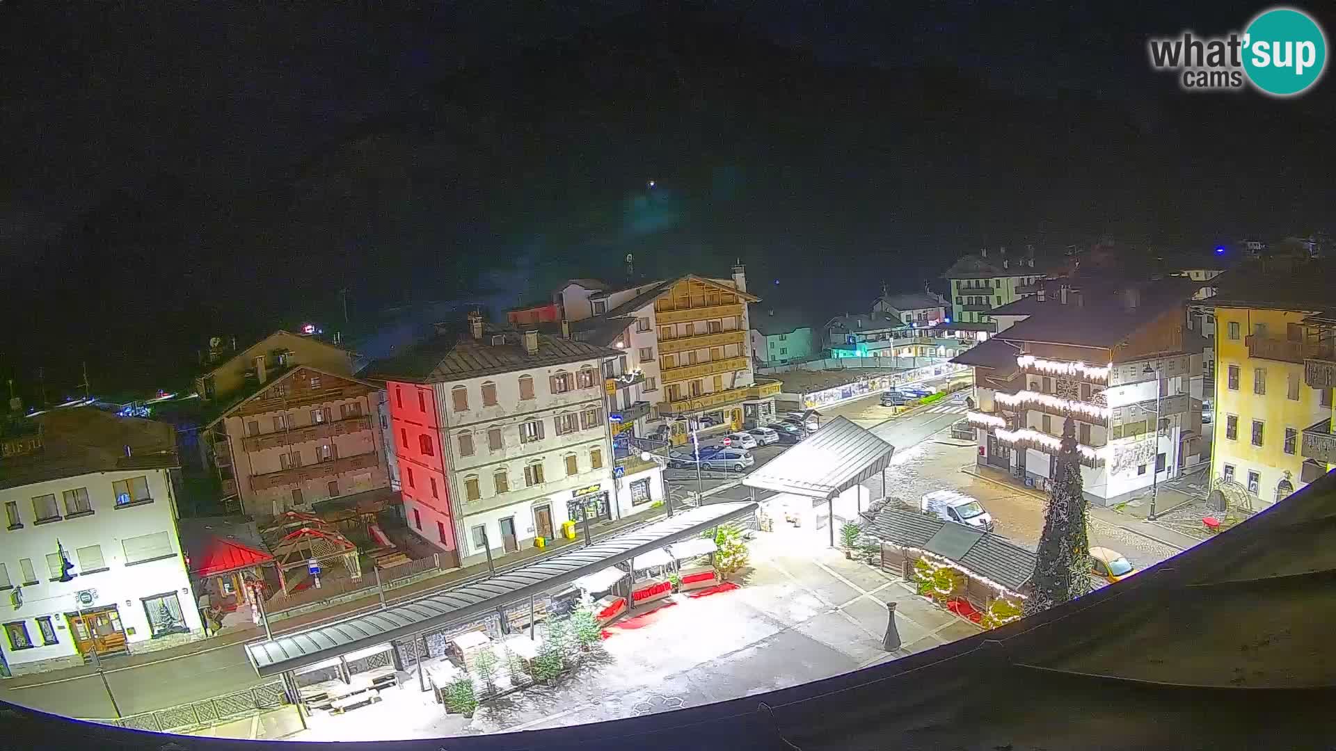 Piazza centrale di Forni di Sopra