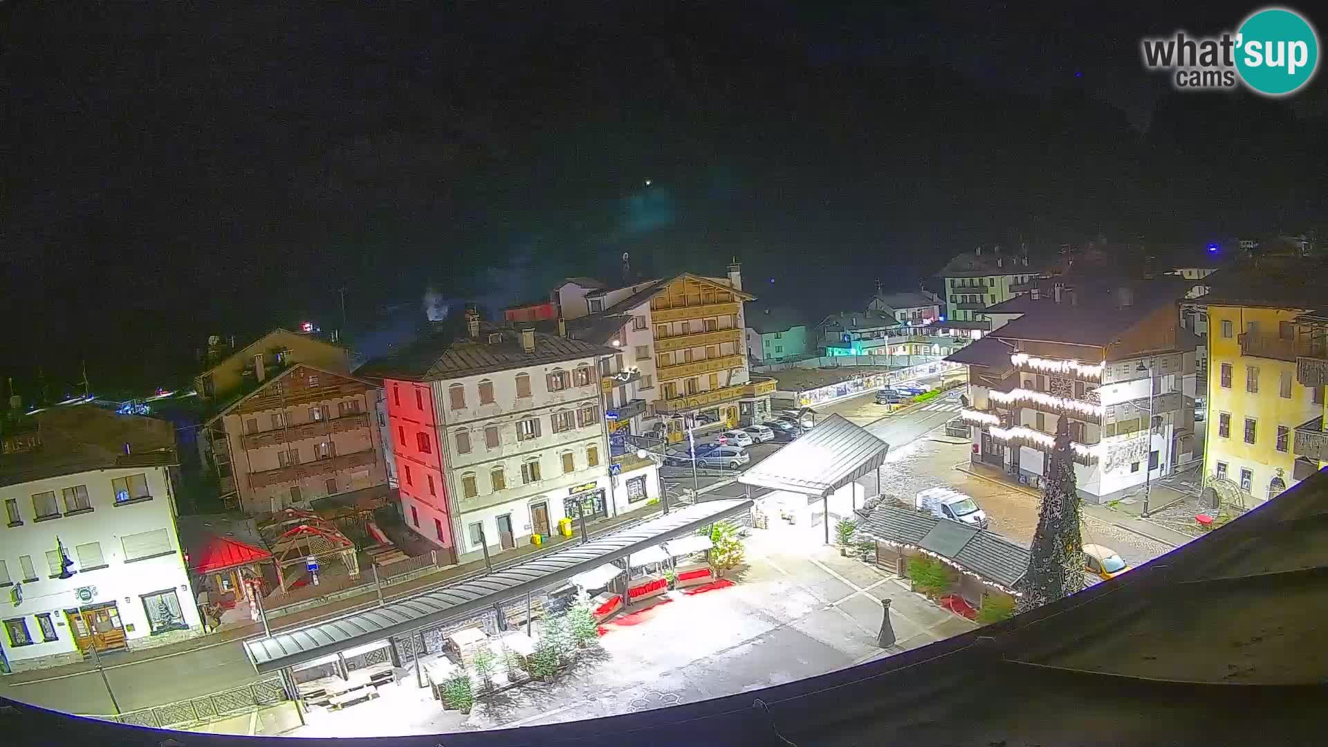 Piazza centrale di Forni di Sopra