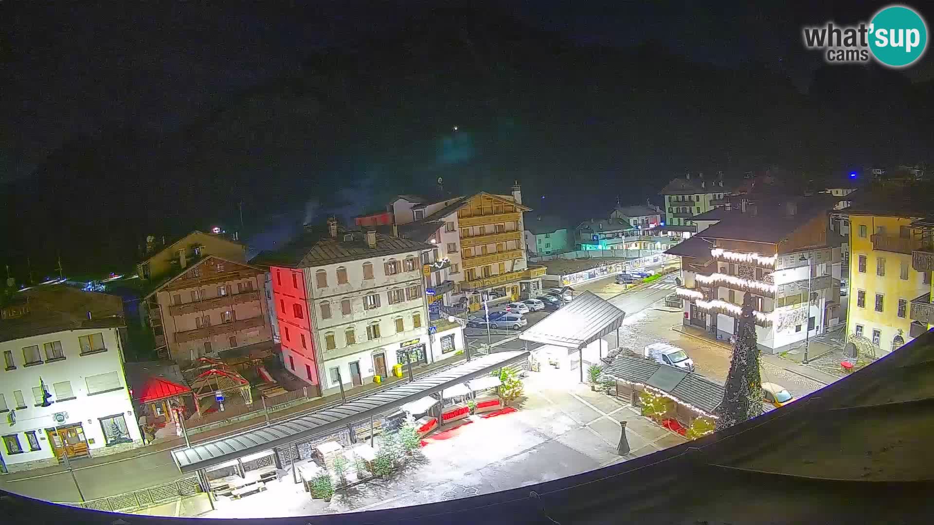 Piazza centrale di Forni di Sopra