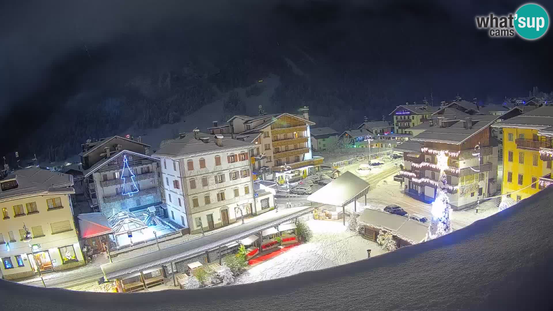 Piazza centrale di Forni di Sopra