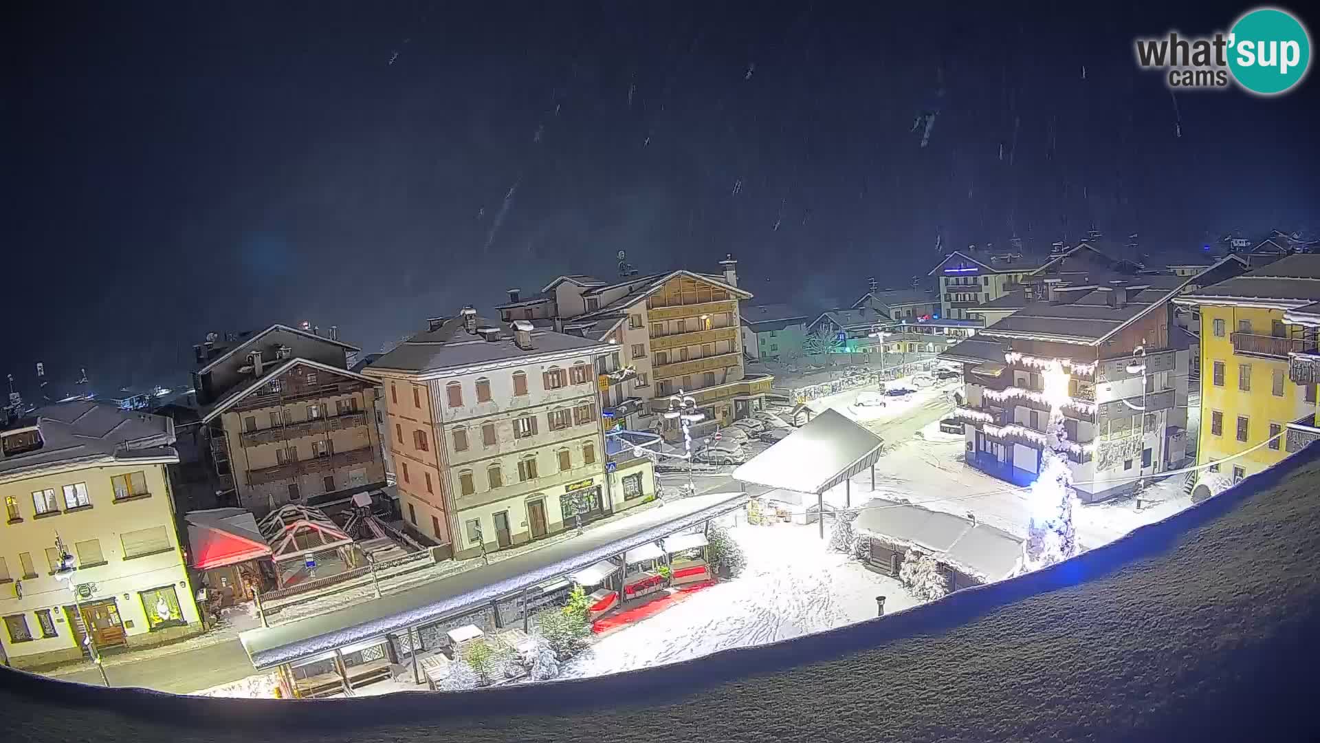 Piazza centrale di Forni di Sopra