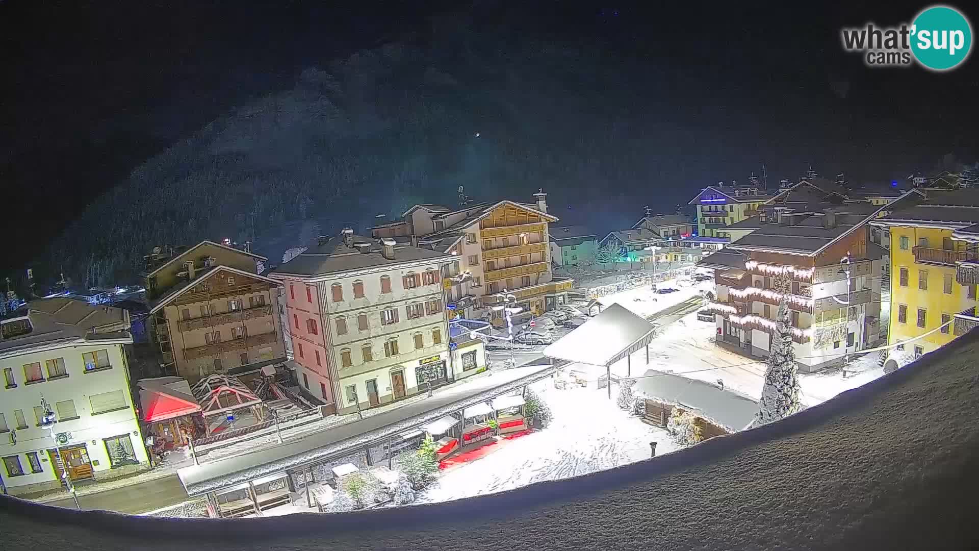 Piazza centrale di Forni di Sopra