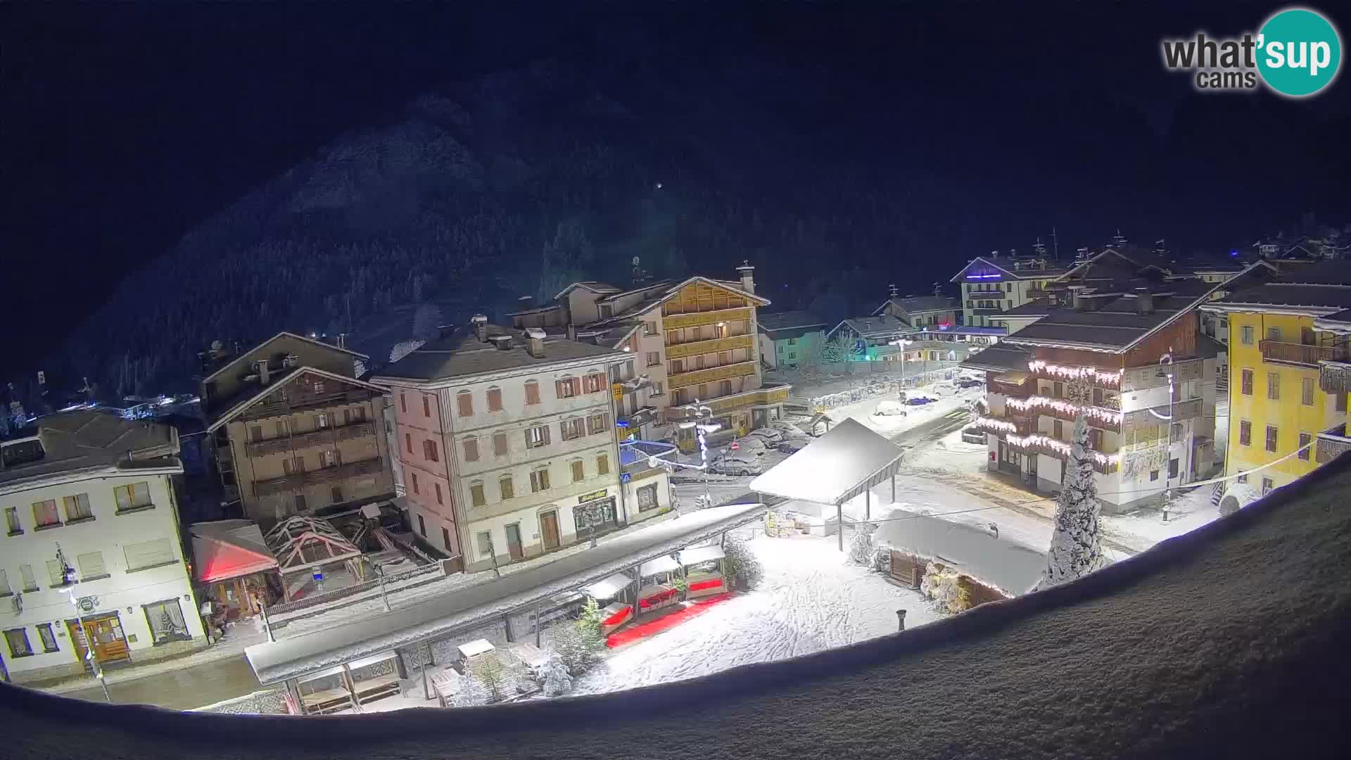 Piazza centrale di Forni di Sopra