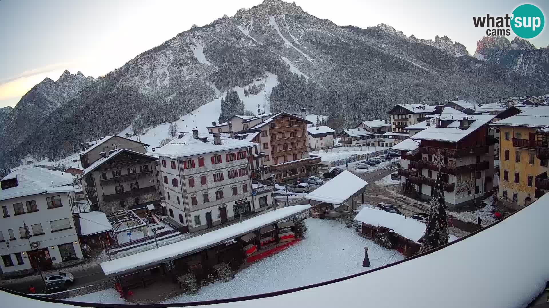Plaza principal de Forni di Sopra