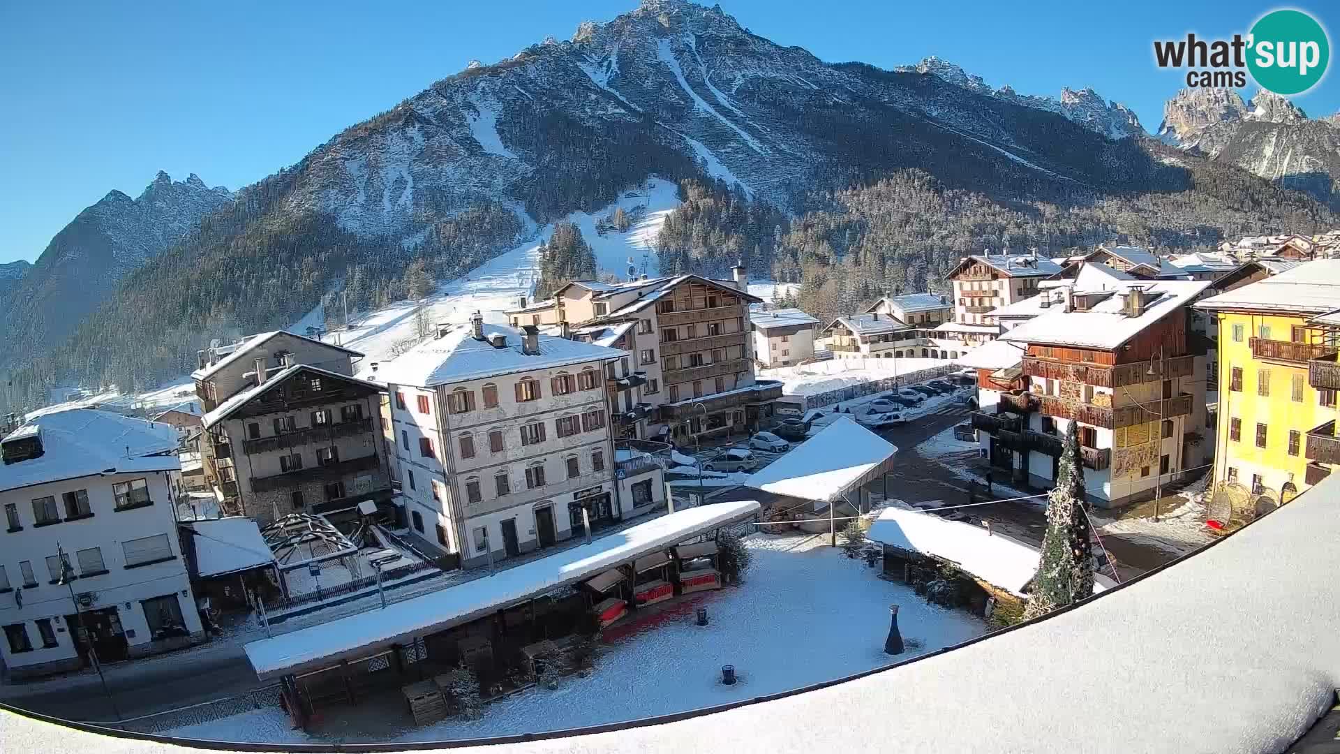Plaza principal de Forni di Sopra