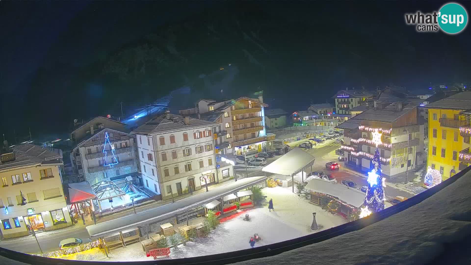 Plaza principal de Forni di Sopra